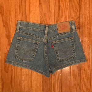 Mid-rise Levi’s Jean Shorts